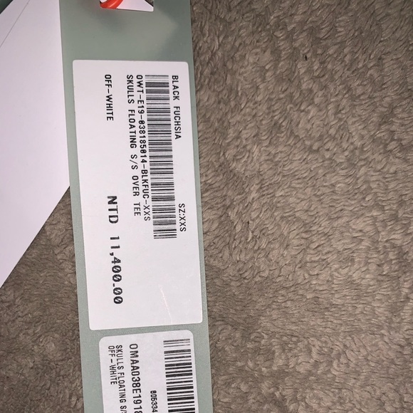 OFF-WHITE “SKULLS FLOATING” T-SHIRT - Picture 6 of 7